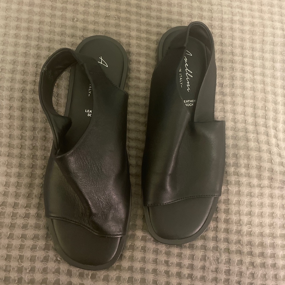 Amalfi Elegant Black Leather Sandals